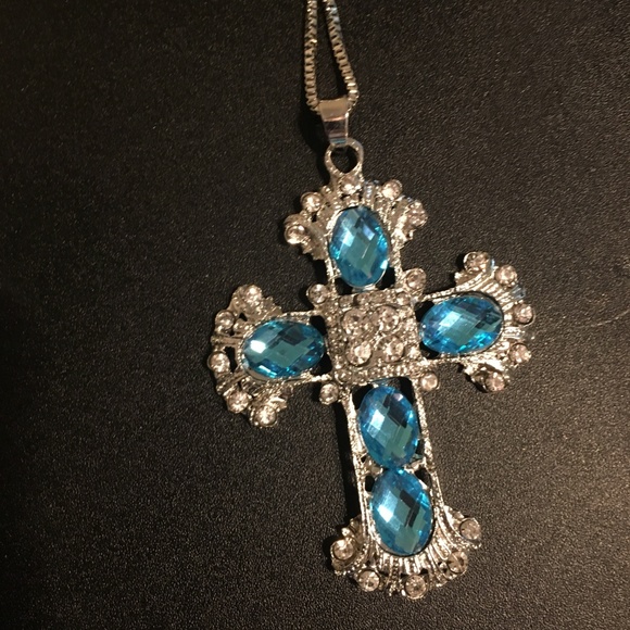 Cross Rhinestone Necklace NEW - Picture 7 of 7